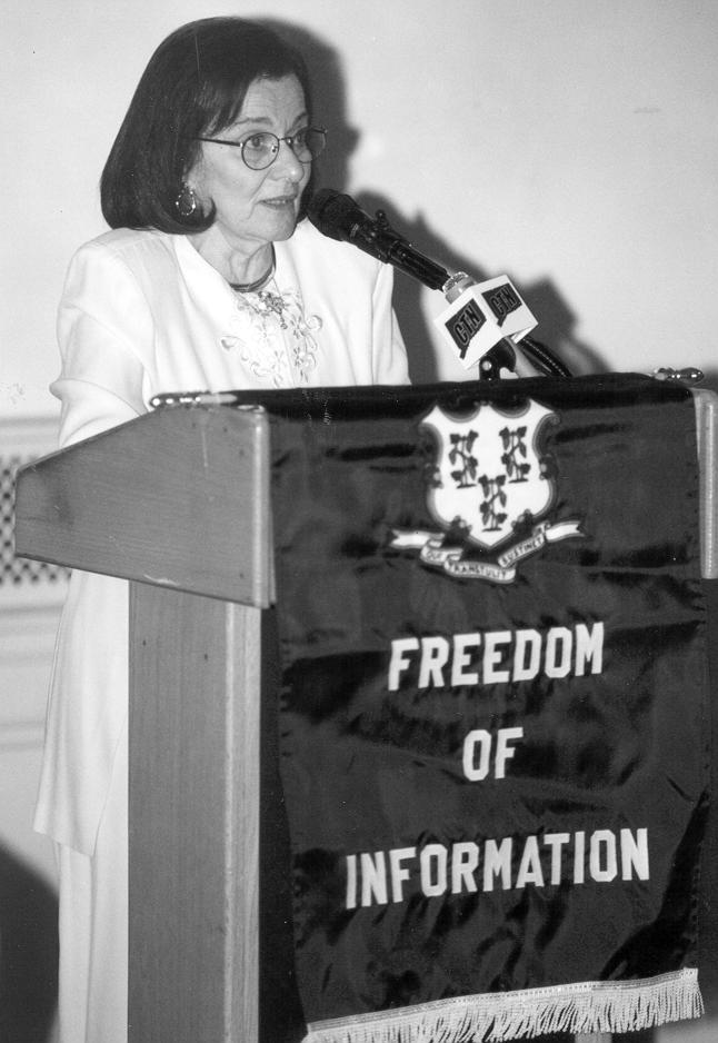 Picture of Rosalind Berman speaking at the 25th Anniversary Celebration